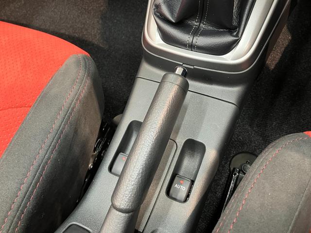 コペンセロＳ　５ＭＴ　フルセグナビ　ＭＯＭＯステ　届出済未使用車リヤコーナーセンサー　フルセグナビ　ＤＶＤ　Ｂｌｕｅｔｏｏｔｈ　ＵＳＢ　シートヒーター　オートライト　ビルシュタイン製ショックアブソーバー　レカロシート　ＭＯＭＯ製ステアリング（滋賀県）の中古車