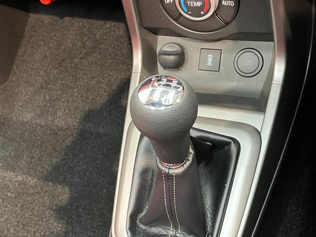 コペンセロ　５ＭＴ　フルセグナビ　届出済未使用車電動オープンルーフ　リヤコーナーセンサー　フルセグナビ　ＤＶＤ再生　Ｂｌｕｅｔｏｏｔｈ　ＵＳＢ　シートヒーター　ＬＥＤヘッドライト　オートライト　スマートキー　オートエアコン　エコアイドル（滋賀県）の中古車