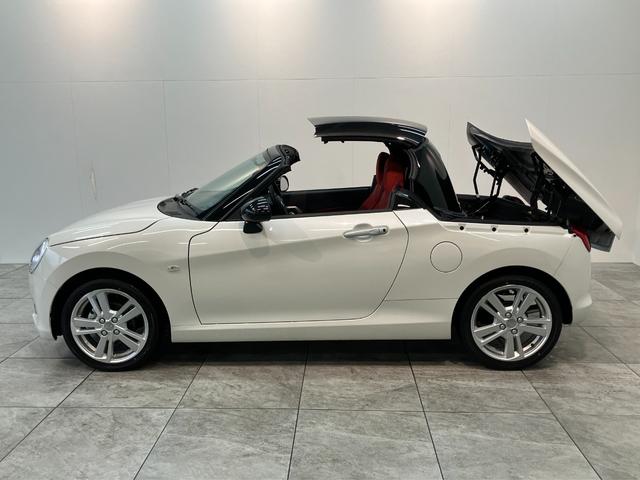 コペンセロ　５ＭＴ　フルセグナビ　届出済未使用車電動オープンルーフ　リヤコーナーセンサー　フルセグナビ　ＤＶＤ再生　Ｂｌｕｅｔｏｏｔｈ　ＵＳＢ　シートヒーター　ＬＥＤヘッドライト　オートライト　スマートキー　オートエアコン　エコアイドル（滋賀県）の中古車