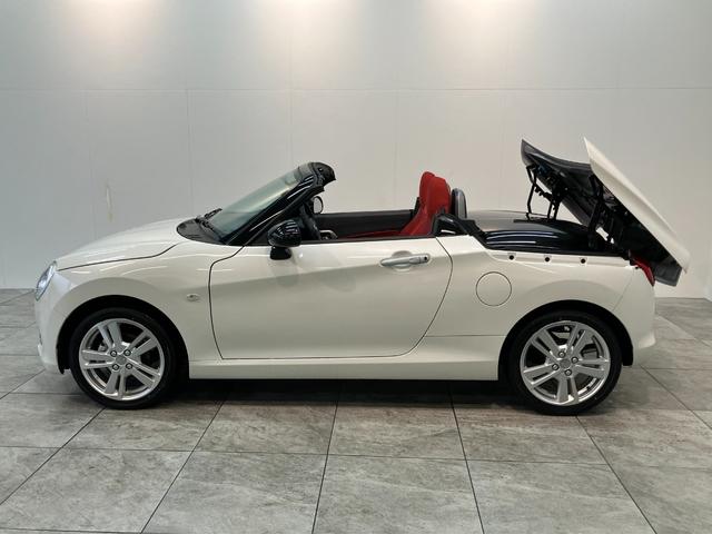 コペンセロ　５ＭＴ　フルセグナビ　届出済未使用車電動オープンルーフ　リヤコーナーセンサー　フルセグナビ　ＤＶＤ再生　Ｂｌｕｅｔｏｏｔｈ　ＵＳＢ　シートヒーター　ＬＥＤヘッドライト　オートライト　スマートキー　オートエアコン　エコアイドル（滋賀県）の中古車