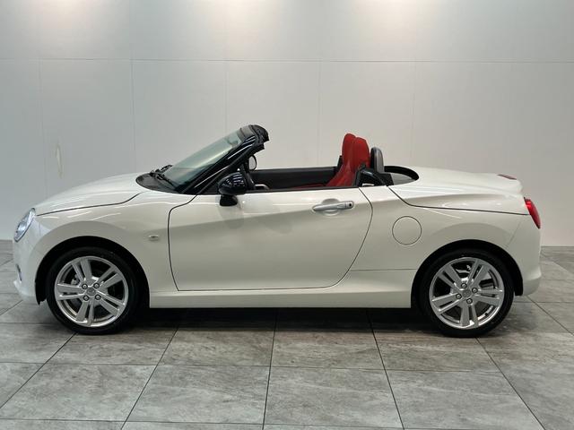 コペンセロ　５ＭＴ　フルセグナビ　届出済未使用車電動オープンルーフ　リヤコーナーセンサー　フルセグナビ　ＤＶＤ再生　Ｂｌｕｅｔｏｏｔｈ　ＵＳＢ　シートヒーター　ＬＥＤヘッドライト　オートライト　スマートキー　オートエアコン　エコアイドル（滋賀県）の中古車