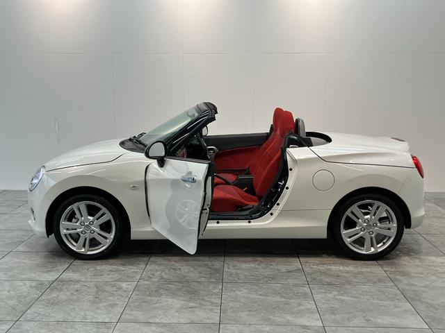 コペンセロ　５ＭＴ　フルセグナビ　届出済未使用車電動オープンルーフ　リヤコーナーセンサー　フルセグナビ　ＤＶＤ再生　Ｂｌｕｅｔｏｏｔｈ　ＵＳＢ　シートヒーター　ＬＥＤヘッドライト　オートライト　スマートキー　オートエアコン　エコアイドル（滋賀県）の中古車