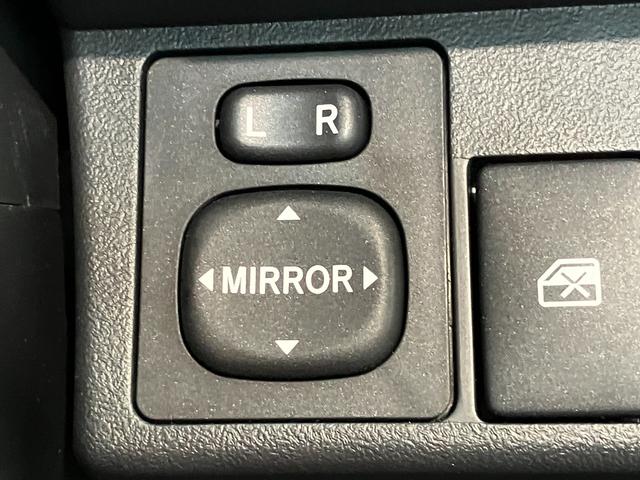 コペンセロ　５ＭＴ　フルセグナビ　届出済未使用車電動オープンルーフ　リヤコーナーセンサー　フルセグナビ　ＤＶＤ再生　Ｂｌｕｅｔｏｏｔｈ　ＵＳＢ　シートヒーター　ＬＥＤヘッドライト　オートライト　スマートキー　オートエアコン　エコアイドル（滋賀県）の中古車