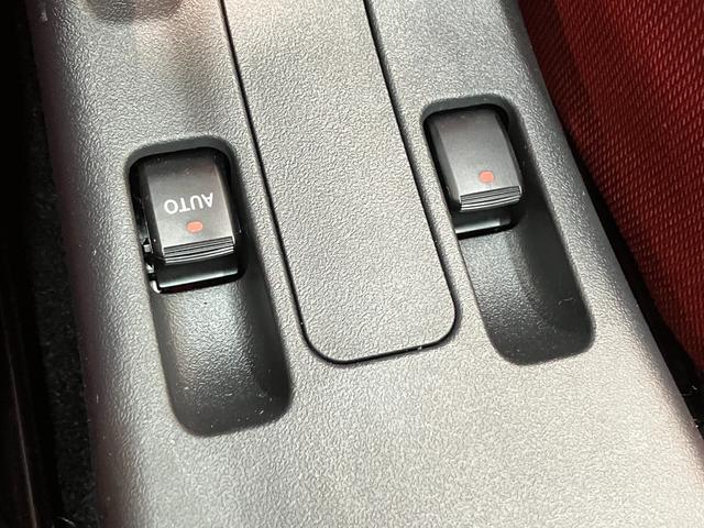 コペンセロ　５ＭＴ　フルセグナビ　届出済未使用車電動オープンルーフ　リヤコーナーセンサー　フルセグナビ　ＤＶＤ再生　Ｂｌｕｅｔｏｏｔｈ　ＵＳＢ　シートヒーター　ＬＥＤヘッドライト　オートライト　スマートキー　オートエアコン　エコアイドル（滋賀県）の中古車