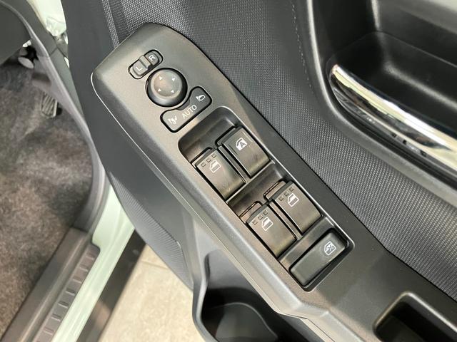 タフトＧ　レーダークルーズコントロール　届出済未使用車衝突被害軽減ブレーキ　コーナーセンサー　バックカメラ（ナビ装着時用）　前席シートヒーター　電動パーキング　スカイフィールトップ　ＬＥＤ　オートライト　オートエアコン　スマートキー　エコアイドル（滋賀県）の中古車