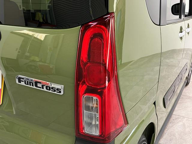 タントファンクロス　１０型ナビ　Ｂカメラ　ドラレコ　届出済未使用車衝突被害軽減ブレーキ　コーナーセンサー　１０型フルセグナビ　Ｂｌｕｅｔｏｏｔｈ　ＤＶＤ　ＵＳＢ　バックカメラ　前後ドラレコ　両側電動スライドドア　前席シートヒーター　ＬＥＤ　オートライト　スマートキー（滋賀県）の中古車