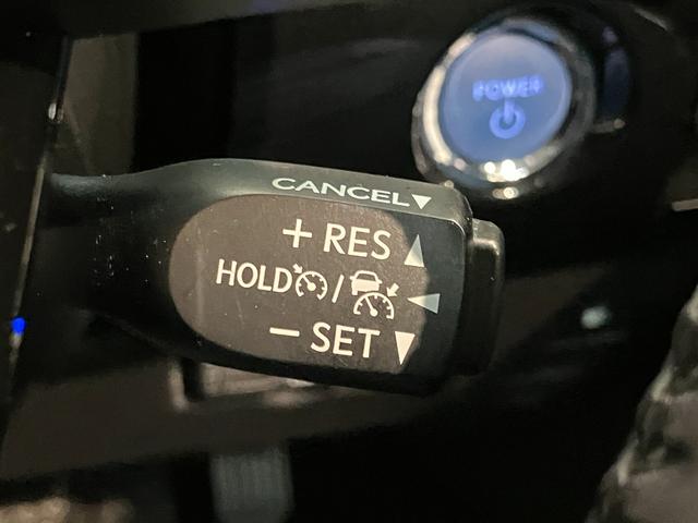 プリウスＳ　９型フルセグナビ　バックカメラ　レーダークルコントヨタセーフティセンス　９型フルセグナビ　バックカメラ　ＤＶＤ再生　Ｂｌｕｅｔｏｏｔｈ　ＥＴＣ　レーダークルーズコントロール　オートエアコン　オートライト　スマートキー　ＬＥＤ（滋賀県）の中古車