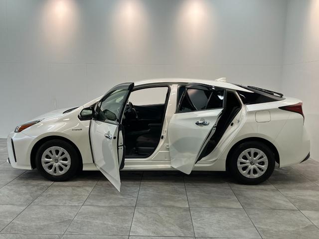 プリウスＳ　９型フルセグナビ　バックカメラ　レーダークルコントヨタセーフティセンス　９型フルセグナビ　バックカメラ　ＤＶＤ再生　Ｂｌｕｅｔｏｏｔｈ　ＥＴＣ　レーダークルーズコントロール　オートエアコン　オートライト　スマートキー　ＬＥＤ（滋賀県）の中古車