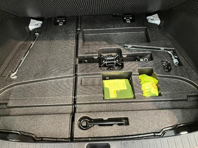 プリウスＳ　９型フルセグナビ　バックカメラ　レーダークルコントヨタセーフティセンス　９型フルセグナビ　バックカメラ　ＤＶＤ再生　Ｂｌｕｅｔｏｏｔｈ　ＥＴＣ　レーダークルーズコントロール　オートエアコン　オートライト　スマートキー　ＬＥＤ（滋賀県）の中古車