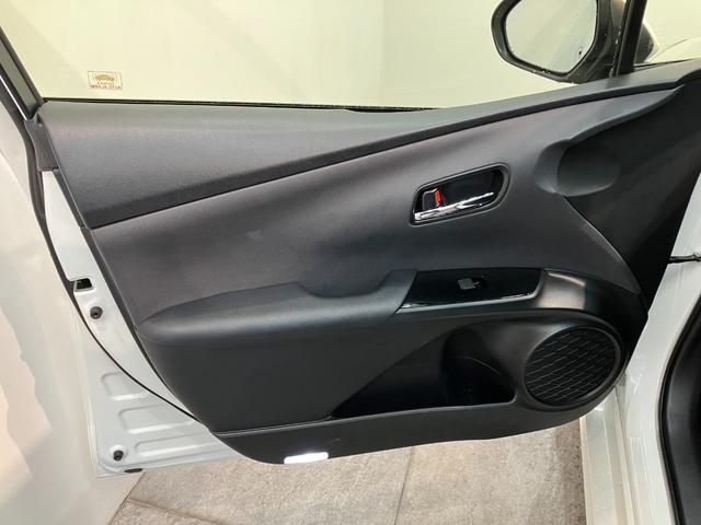 プリウスＳ　９型フルセグナビ　バックカメラ　レーダークルコントヨタセーフティセンス　９型フルセグナビ　バックカメラ　ＤＶＤ再生　Ｂｌｕｅｔｏｏｔｈ　ＥＴＣ　レーダークルーズコントロール　オートエアコン　オートライト　スマートキー　ＬＥＤ（滋賀県）の中古車