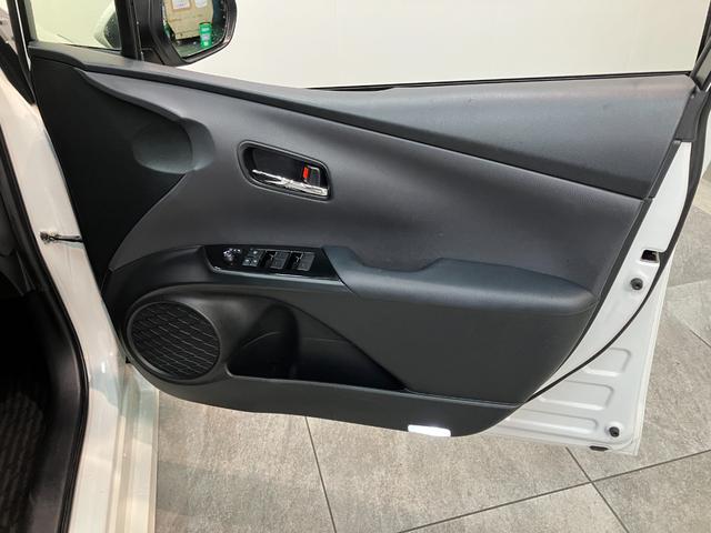 プリウスＳ　９型フルセグナビ　バックカメラ　レーダークルコントヨタセーフティセンス　９型フルセグナビ　バックカメラ　ＤＶＤ再生　Ｂｌｕｅｔｏｏｔｈ　ＥＴＣ　レーダークルーズコントロール　オートエアコン　オートライト　スマートキー　ＬＥＤ（滋賀県）の中古車