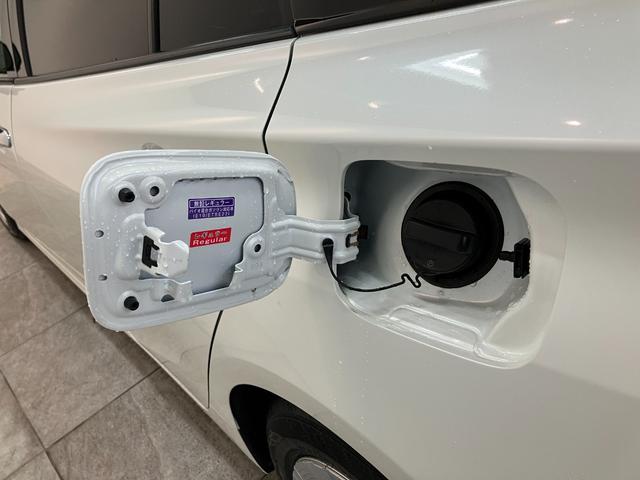 プリウスＳ　９型フルセグナビ　バックカメラ　レーダークルコントヨタセーフティセンス　９型フルセグナビ　バックカメラ　ＤＶＤ再生　Ｂｌｕｅｔｏｏｔｈ　ＥＴＣ　レーダークルーズコントロール　オートエアコン　オートライト　スマートキー　ＬＥＤ（滋賀県）の中古車