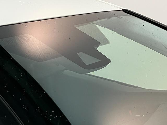 プリウスＳ　９型フルセグナビ　バックカメラ　レーダークルコントヨタセーフティセンス　９型フルセグナビ　バックカメラ　ＤＶＤ再生　Ｂｌｕｅｔｏｏｔｈ　ＥＴＣ　レーダークルーズコントロール　オートエアコン　オートライト　スマートキー　ＬＥＤ（滋賀県）の中古車