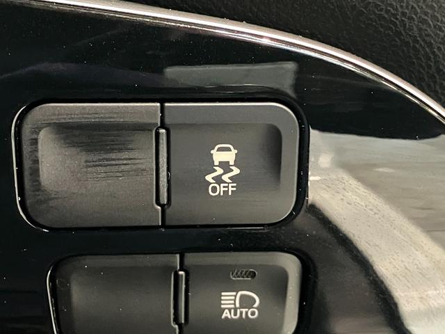 プリウスＳ　９型フルセグナビ　バックカメラ　レーダークルコントヨタセーフティセンス　９型フルセグナビ　バックカメラ　ＤＶＤ再生　Ｂｌｕｅｔｏｏｔｈ　ＥＴＣ　レーダークルーズコントロール　オートエアコン　オートライト　スマートキー　ＬＥＤ（滋賀県）の中古車