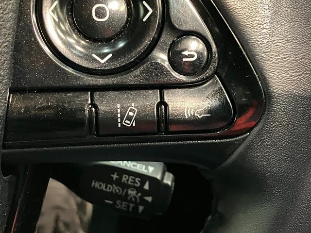 プリウスＳ　９型フルセグナビ　バックカメラ　レーダークルコントヨタセーフティセンス　９型フルセグナビ　バックカメラ　ＤＶＤ再生　Ｂｌｕｅｔｏｏｔｈ　ＥＴＣ　レーダークルーズコントロール　オートエアコン　オートライト　スマートキー　ＬＥＤ（滋賀県）の中古車