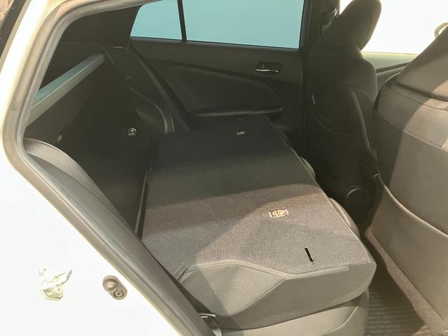 プリウスＳ　９型フルセグナビ　バックカメラ　レーダークルコントヨタセーフティセンス　９型フルセグナビ　バックカメラ　ＤＶＤ再生　Ｂｌｕｅｔｏｏｔｈ　ＥＴＣ　レーダークルーズコントロール　オートエアコン　オートライト　スマートキー　ＬＥＤ（滋賀県）の中古車