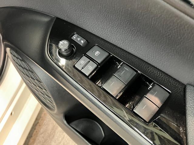 プリウスＳ　９型フルセグナビ　バックカメラ　レーダークルコントヨタセーフティセンス　９型フルセグナビ　バックカメラ　ＤＶＤ再生　Ｂｌｕｅｔｏｏｔｈ　ＥＴＣ　レーダークルーズコントロール　オートエアコン　オートライト　スマートキー　ＬＥＤ（滋賀県）の中古車