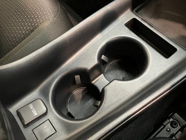 プリウスＳ　９型フルセグナビ　バックカメラ　レーダークルコントヨタセーフティセンス　９型フルセグナビ　バックカメラ　ＤＶＤ再生　Ｂｌｕｅｔｏｏｔｈ　ＥＴＣ　レーダークルーズコントロール　オートエアコン　オートライト　スマートキー　ＬＥＤ（滋賀県）の中古車