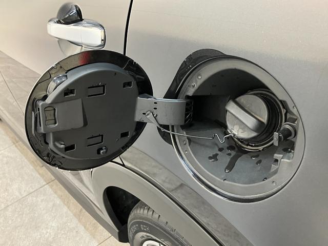 ロッキープレミアムＧ　ＨＥＶ　９型ディスプレイオーディオ　Ｐカメラ衝突被害軽減ブレーキ　コーナーセンサー　ディスプレイオーディオ　フルセグ　パノラマカメラ　Ｂｌｕｅｔｏｏｔｈ　ＵＳＢ　ドラレコ　前席シートヒーター　レーダークルーズコントロール　電動パーキングブレーキ（滋賀県）の中古車