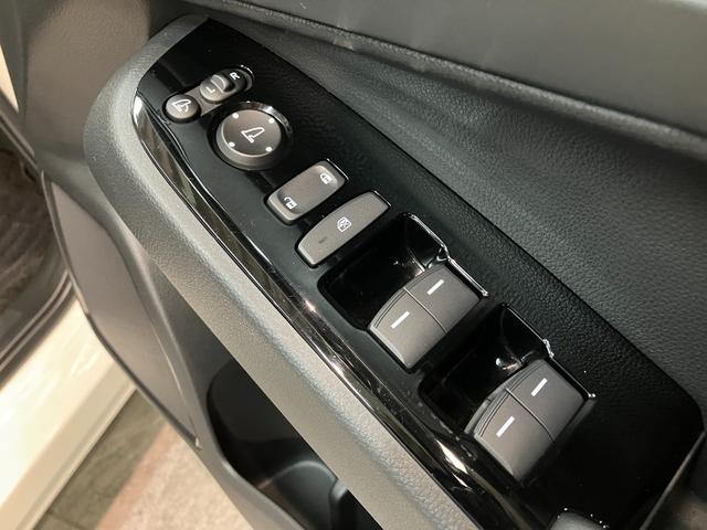 ヴェゼルe:HEV Z フルセグナビ バックカメラ レーダークルコン衝突被害軽減ブレーキ フルセグナビ バックカメラ Bluetooth USB ドラレコ ETC レーダークルコン ハンドル&シートヒーター パドルシフト 電動リヤーゲート コーナーセンサー LED(滋賀県)の中古車