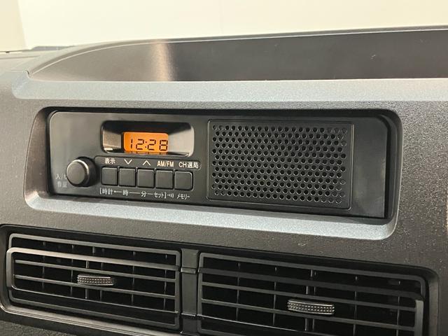 ハイゼットカーゴＤＸ　４ＷＤ　コーナーセンサー　キーレスエントリー衝突被害軽減ブレーキ　スマアシ　コーナーセンサー　前席パワーウインドウ　ＡＭ／ＦＭステレオ　両側スライドドア　パートタイム４ＷＤ　オートライト　マニュアルレベリング（滋賀県）の中古車