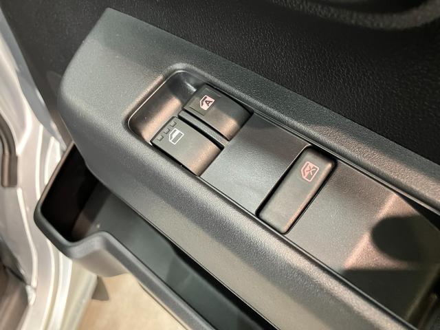 ハイゼットカーゴＤＸ　４ＷＤ　コーナーセンサー　キーレスエントリー衝突被害軽減ブレーキ　スマアシ　コーナーセンサー　前席パワーウインドウ　ＡＭ／ＦＭステレオ　両側スライドドア　パートタイム４ＷＤ　オートライト　マニュアルレベリング（滋賀県）の中古車