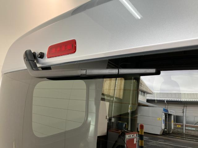 ハイゼットカーゴＤＸ　４ＷＤ　コーナーセンサー　キーレスエントリー衝突被害軽減ブレーキ　スマアシ　コーナーセンサー　前席パワーウインドウ　ＡＭ／ＦＭステレオ　両側スライドドア　パートタイム４ＷＤ　オートライト　マニュアルレベリング（滋賀県）の中古車