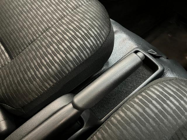 ハイゼットカーゴＤＸ　４ＷＤ　コーナーセンサー　キーレスエントリー衝突被害軽減ブレーキ　スマアシ　コーナーセンサー　前席パワーウインドウ　ＡＭ／ＦＭステレオ　両側スライドドア　パートタイム４ＷＤ　オートライト　マニュアルレベリング（滋賀県）の中古車