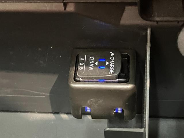 コペンセロ　フルセグナビ　バックカメラ　ＨＫＳマフラー電動オープンルーフ　フルセグナビ　ＤＶＤ再生　Ｂｌｕｅｔｏｏｔｈ　ＵＳＢ　ＥＴＣ　ドライブレコーダー　シートヒーター　ＬＥＤヘッドライト　オートライト　スマートキー　オートエアコン　エコアイドル（滋賀県）の中古車