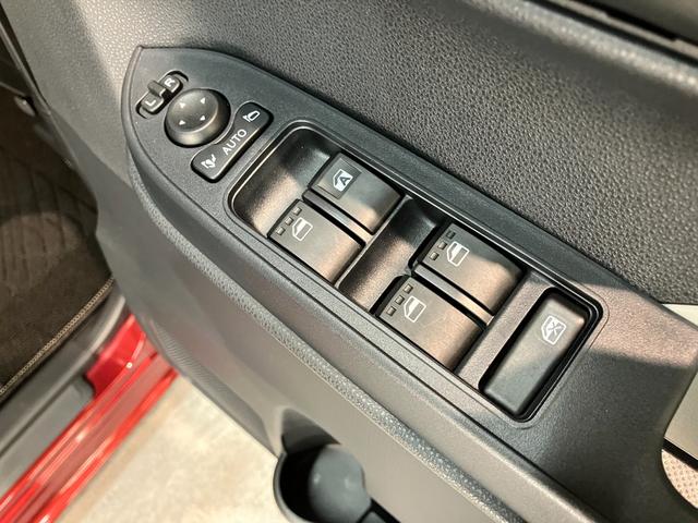 タントＸ　コーナーセンサー　シートヒーター　左側電動スライドドア衝突被害軽減ブレーキ　コーナーセンサー　バックカメラ（ナビ装着時用）　左側電動スライドドア　前席シートヒーター　電動パーキングブレーキ　ＬＥＤ　オートライト　オートエアコン　スマートキー　エコアイドル（滋賀県）の中古車