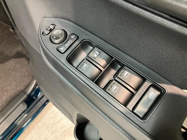 タントＸ　コーナーセンサー　シートヒーター　ＬＥＤ　届出済未使用車衝突被害軽減ブレーキ　コーナーセンサー　バックカメラ（ナビ装着時用）　左側電動スライドドア　前席シートヒーター　電動パーキングブレーキ　ＬＥＤ　オートライト　オートエアコン　スマートキー　エコアイドル（滋賀県）の中古車