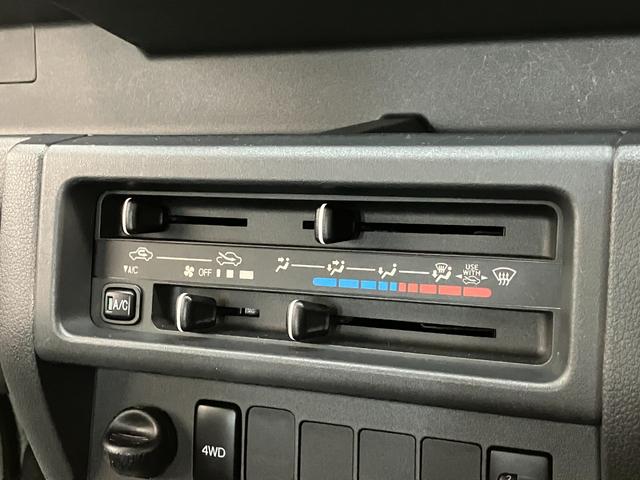 ハイゼットトラックスタンダード　５ＭＴ　パートタイム４ＷＤ　ＡＭ／ＦＭラジオパートタイム４ＷＤ　ＡＭ／ＦＭラジオ　マニュアルエアコン　マニュアルレベリング　５速マニュアルミッション　タイヤ４本新品交換済み（滋賀県）の中古車