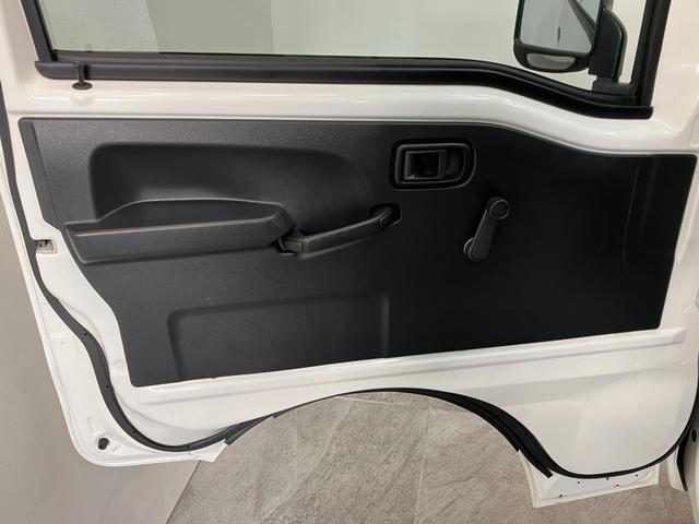 ハイゼットトラックスタンダード　５ＭＴ　パートタイム４ＷＤ　ＡＭ／ＦＭラジオパートタイム４ＷＤ　ＡＭ／ＦＭラジオ　マニュアルエアコン　マニュアルレベリング　５速マニュアルミッション　タイヤ４本新品交換済み（滋賀県）の中古車