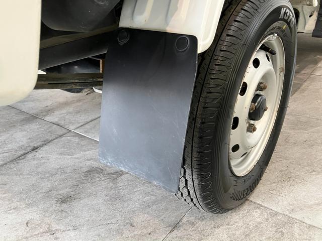 ハイゼットトラックスタンダード　５ＭＴ　パートタイム４ＷＤ　ＡＭ／ＦＭラジオパートタイム４ＷＤ　ＡＭ／ＦＭラジオ　マニュアルエアコン　マニュアルレベリング　５速マニュアルミッション　タイヤ４本新品交換済み（滋賀県）の中古車