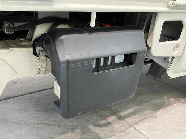 ハイゼットトラックスタンダード　５ＭＴ　パートタイム４ＷＤ　ＡＭ／ＦＭラジオパートタイム４ＷＤ　ＡＭ／ＦＭラジオ　マニュアルエアコン　マニュアルレベリング　５速マニュアルミッション　タイヤ４本新品交換済み（滋賀県）の中古車