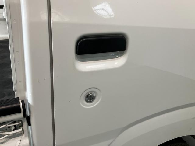 ハイゼットトラックスタンダード　５ＭＴ　パートタイム４ＷＤ　ＡＭ／ＦＭラジオパートタイム４ＷＤ　ＡＭ／ＦＭラジオ　マニュアルエアコン　マニュアルレベリング　５速マニュアルミッション　タイヤ４本新品交換済み（滋賀県）の中古車