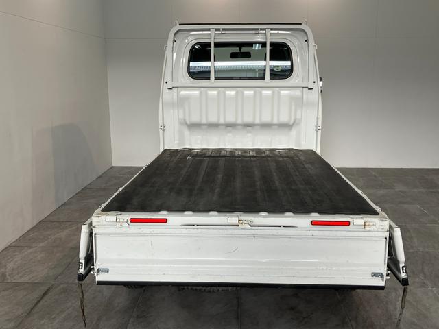 ハイゼットトラックスタンダード　５ＭＴ　パートタイム４ＷＤ　ＡＭ／ＦＭラジオパートタイム４ＷＤ　ＡＭ／ＦＭラジオ　マニュアルエアコン　マニュアルレベリング　５速マニュアルミッション　タイヤ４本新品交換済み（滋賀県）の中古車