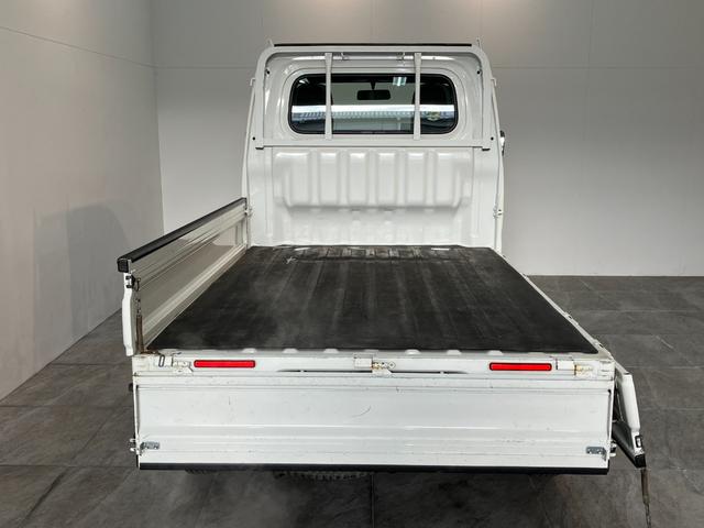 ハイゼットトラックスタンダード　５ＭＴ　パートタイム４ＷＤ　ＡＭ／ＦＭラジオパートタイム４ＷＤ　ＡＭ／ＦＭラジオ　マニュアルエアコン　マニュアルレベリング　５速マニュアルミッション　タイヤ４本新品交換済み（滋賀県）の中古車