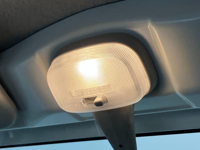 ハイゼットトラックスタンダード　５ＭＴ　パートタイム４ＷＤ　ＡＭ／ＦＭラジオパートタイム４ＷＤ　ＡＭ／ＦＭラジオ　マニュアルエアコン　マニュアルレベリング　５速マニュアルミッション　タイヤ４本新品交換済み（滋賀県）の中古車