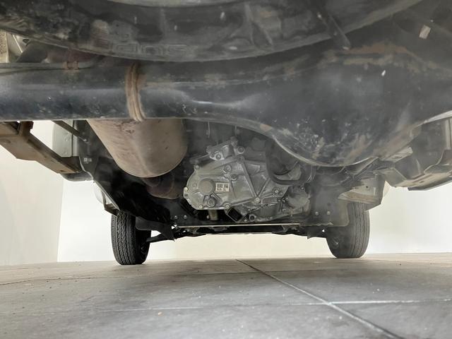 ハイゼットトラックスタンダード　５ＭＴ　パートタイム４ＷＤ　ＡＭ／ＦＭラジオパートタイム４ＷＤ　ＡＭ／ＦＭラジオ　マニュアルエアコン　マニュアルレベリング　５速マニュアルミッション　タイヤ４本新品交換済み（滋賀県）の中古車