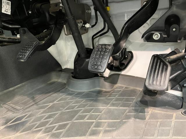 ハイゼットトラックスタンダード　５ＭＴ　パートタイム４ＷＤ　ＡＭ／ＦＭラジオパートタイム４ＷＤ　ＡＭ／ＦＭラジオ　マニュアルエアコン　マニュアルレベリング　５速マニュアルミッション　タイヤ４本新品交換済み（滋賀県）の中古車