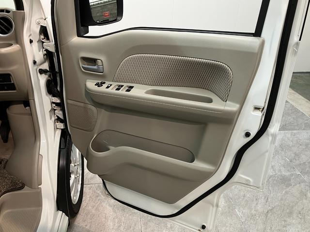 ＮＶ１００クリッパーリオＥ　４ＷＤ　ターボ　フルセグナビ　バックカメラ　ドラレコ衝突被害軽減ブレーキ　フルセグナビ　バックカメラ　ＤＶＤ再生　Ｂｌｕｅｔｏｏｔｈ　ドラレコ　ＥＴＣ　左側電動スライドドア　シートヒーター　ＨＩＤ　オートライト　オートエアコン　スマートキー　電格ミラー（滋賀県）の中古車