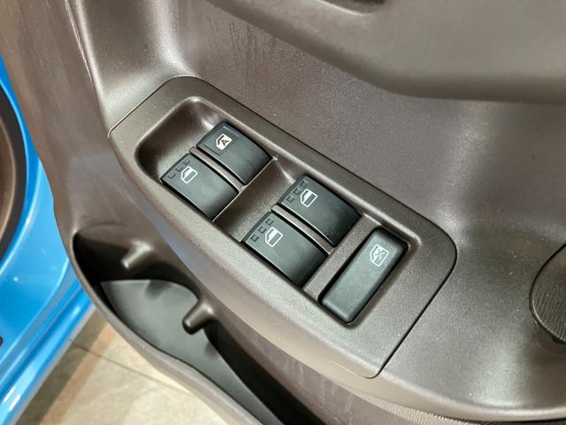 ブーンＣＬリミテッド　ナビ　バックカメラ　走行１万２千キロ弱フルセグナビ　バックカメラ　ＤＶＤ再生　Ｂｌｕｅｔｏｏｔｈ　ＵＳＢ　スマートキー　オートエアコン　電動格納式ミラー　マニュアルレベリング　エコアイドル（滋賀県）の中古車