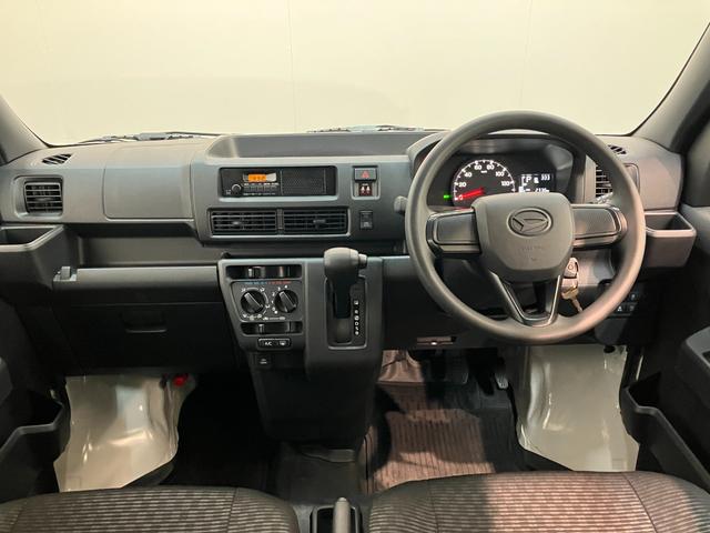 ハイゼットカーゴＤＸ　４ＷＤ　キーレス　パワーウインドウ　走行２千キロ台衝突被害軽減ブレーキ　スマアシ　コーナーセンサー　前席パワーウインドウ　ＡＭ／ＦＭステレオ　両側スライドドア　パートタイム４ＷＤ　オートライト　マニュアルレベリング（滋賀県）の中古車