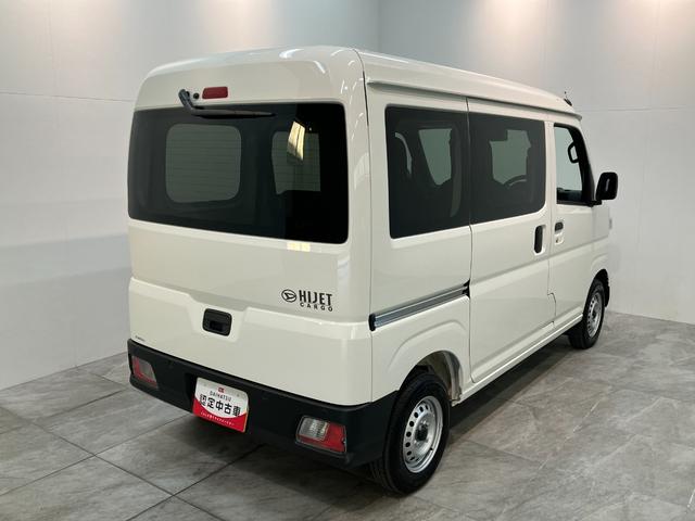 ハイゼットカーゴＤＸ　４ＷＤ　キーレス　パワーウインドウ　走行２千キロ台衝突被害軽減ブレーキ　スマアシ　コーナーセンサー　前席パワーウインドウ　ＡＭ／ＦＭステレオ　両側スライドドア　パートタイム４ＷＤ　オートライト　マニュアルレベリング（滋賀県）の中古車