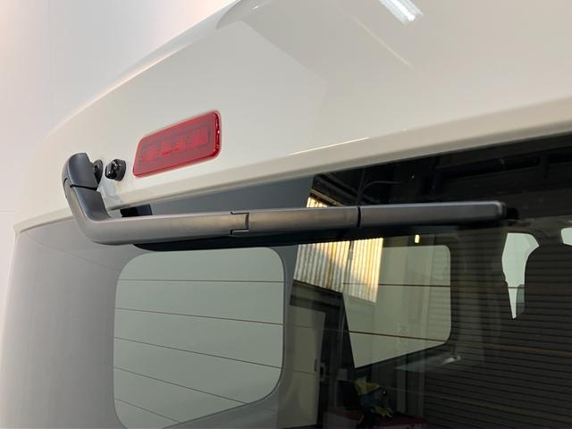 ハイゼットカーゴＤＸ　４ＷＤ　キーレス　パワーウインドウ　走行２千キロ台衝突被害軽減ブレーキ　スマアシ　コーナーセンサー　前席パワーウインドウ　ＡＭ／ＦＭステレオ　両側スライドドア　パートタイム４ＷＤ　オートライト　マニュアルレベリング（滋賀県）の中古車