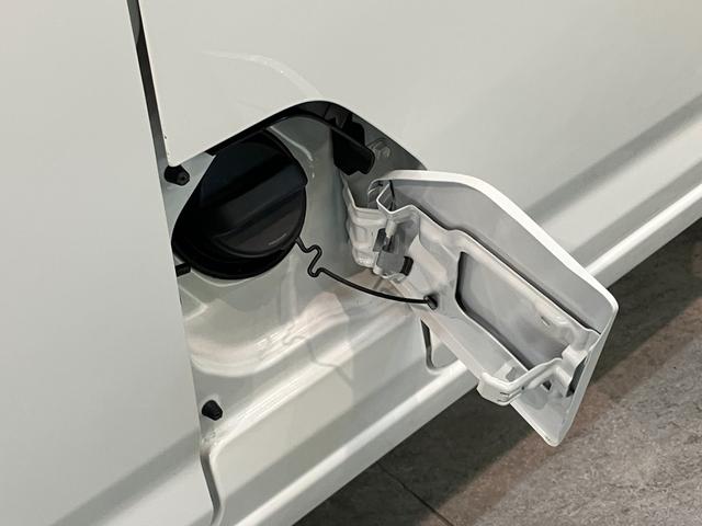 ハイゼットカーゴＤＸ　４ＷＤ　キーレス　パワーウインドウ　走行２千キロ台衝突被害軽減ブレーキ　スマアシ　コーナーセンサー　前席パワーウインドウ　ＡＭ／ＦＭステレオ　両側スライドドア　パートタイム４ＷＤ　オートライト　マニュアルレベリング（滋賀県）の中古車