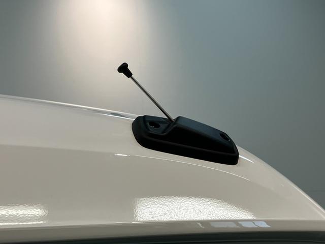 ハイゼットカーゴＤＸ　４ＷＤ　キーレス　パワーウインドウ　走行２千キロ台衝突被害軽減ブレーキ　スマアシ　コーナーセンサー　前席パワーウインドウ　ＡＭ／ＦＭステレオ　両側スライドドア　パートタイム４ＷＤ　オートライト　マニュアルレベリング（滋賀県）の中古車