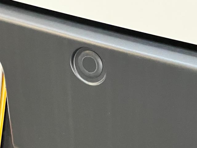 ハイゼットカーゴＤＸ　４ＷＤ　キーレス　パワーウインドウ　走行２千キロ台衝突被害軽減ブレーキ　スマアシ　コーナーセンサー　前席パワーウインドウ　ＡＭ／ＦＭステレオ　両側スライドドア　パートタイム４ＷＤ　オートライト　マニュアルレベリング（滋賀県）の中古車