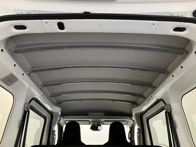 ハイゼットカーゴＤＸ　４ＷＤ　キーレス　パワーウインドウ　走行２千キロ台衝突被害軽減ブレーキ　スマアシ　コーナーセンサー　前席パワーウインドウ　ＡＭ／ＦＭステレオ　両側スライドドア　パートタイム４ＷＤ　オートライト　マニュアルレベリング（滋賀県）の中古車